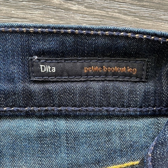 ⭐️HP⭐️Sz 27p Citizens of Humanity Dita dark wash petite bootcut leg in GUC - Picture 5 of 13
